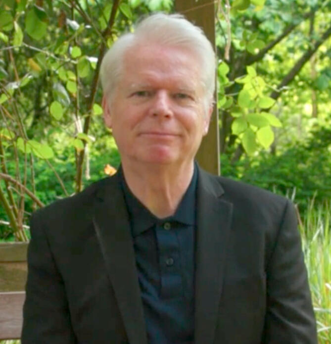 **Clive Mason** Deaf native signer, RSLT and CPD trainer